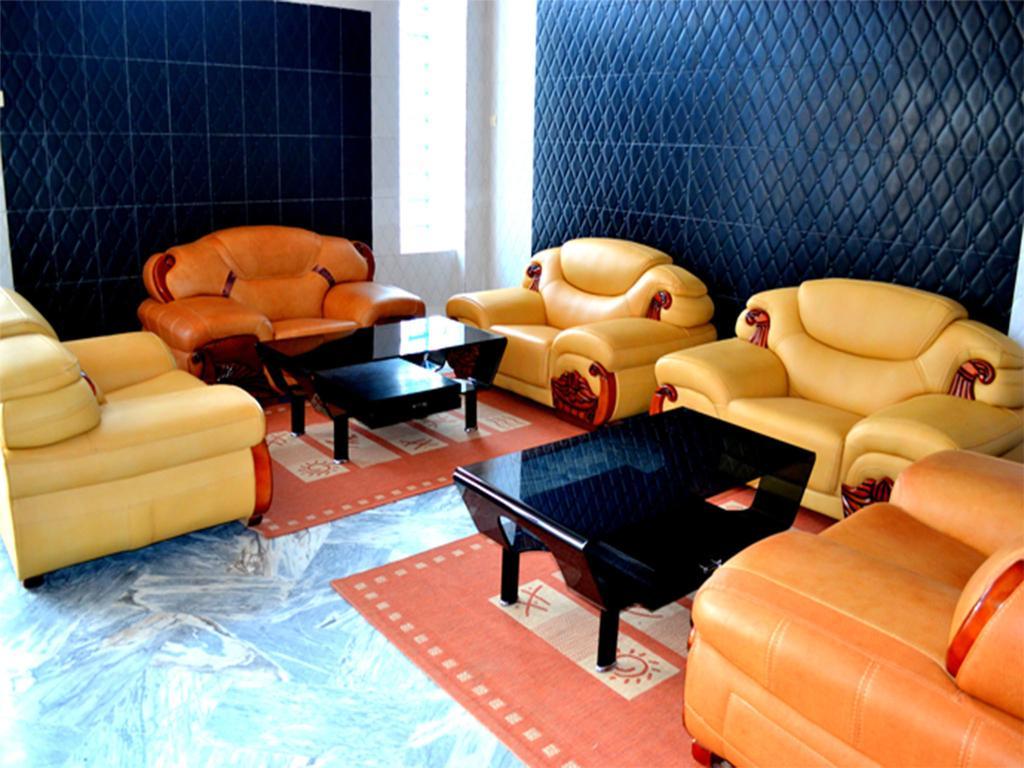 Royal Suites Hotel ヌアクショット エクステリア 写真