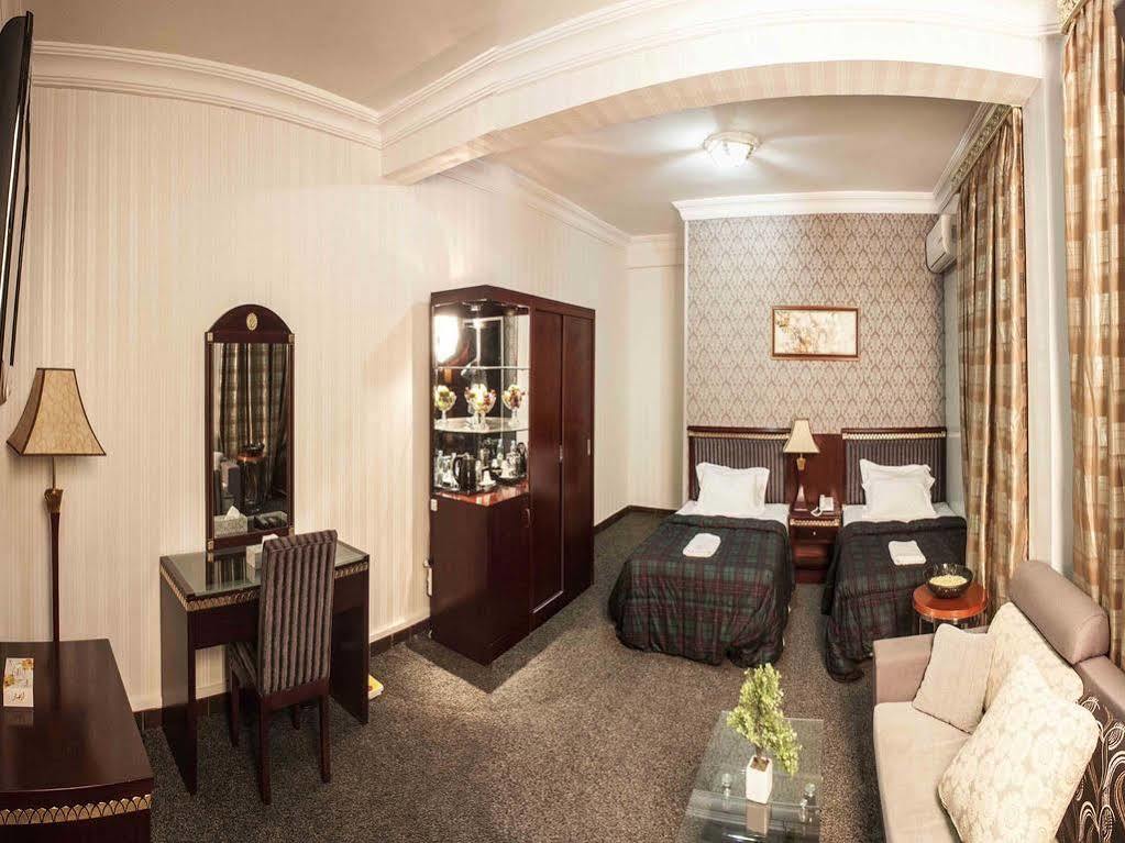 Royal Suites Hotel ヌアクショット エクステリア 写真